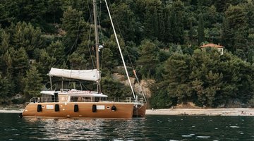 Charter Lagoon 450 F Lux Split