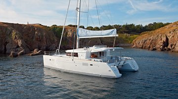 Charter Lagoon 450 F Trogir