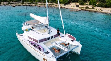 Alquiler Lagoon 450 Pula